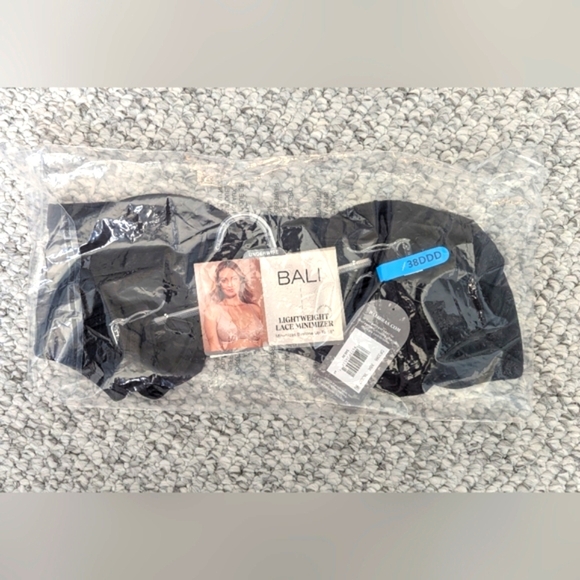 NWT Bali Women's (38DDD) Black Lace Minimizer Convertible Bra With Underwire - Picture 14 of 14